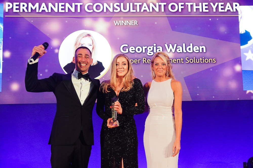 Georgia Walden from HRS wins Consultant of the Year award